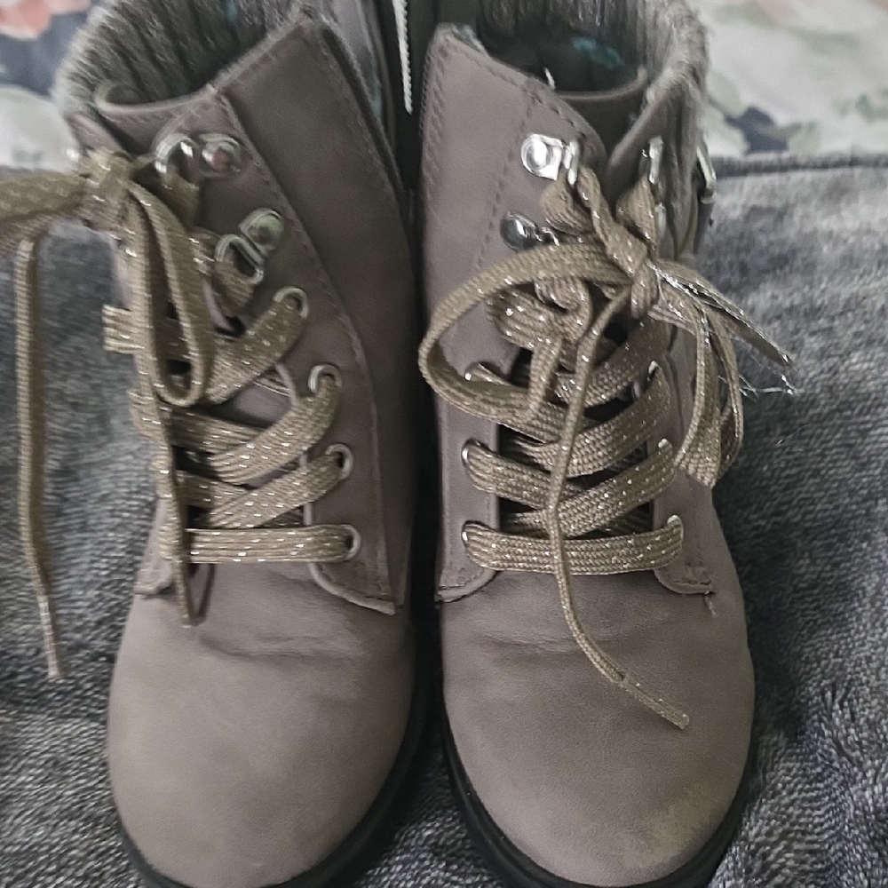 Freya Tan Combat Moto Boots with Lace-Up Design